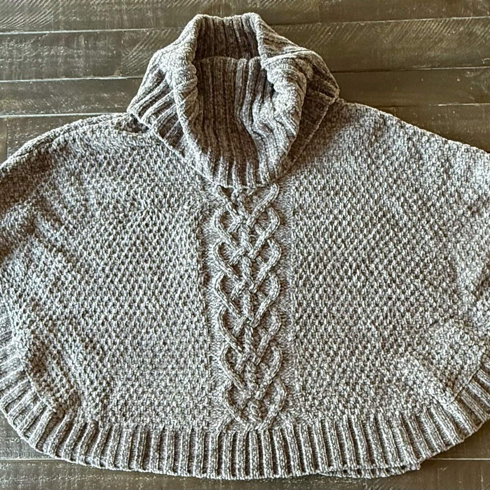 Moda Gray Cowl Neck Sweater with Cable Knit nwot